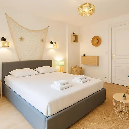 Retour De - La Bonne Marienne - La Madeleine Apartment *