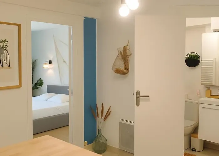 Retour De - La Bonne Marienne - La Madeleine Анже